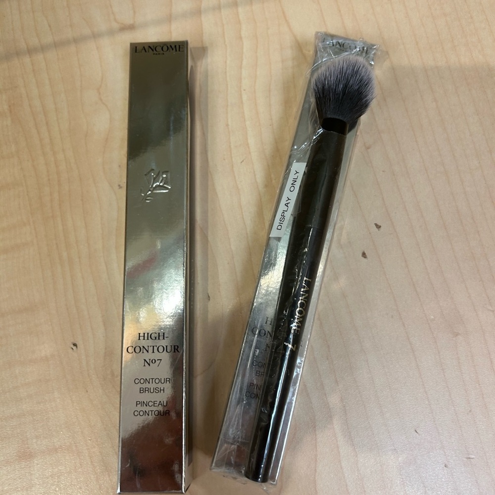 New Lancome High Contour N7 Contour Brush new sealed